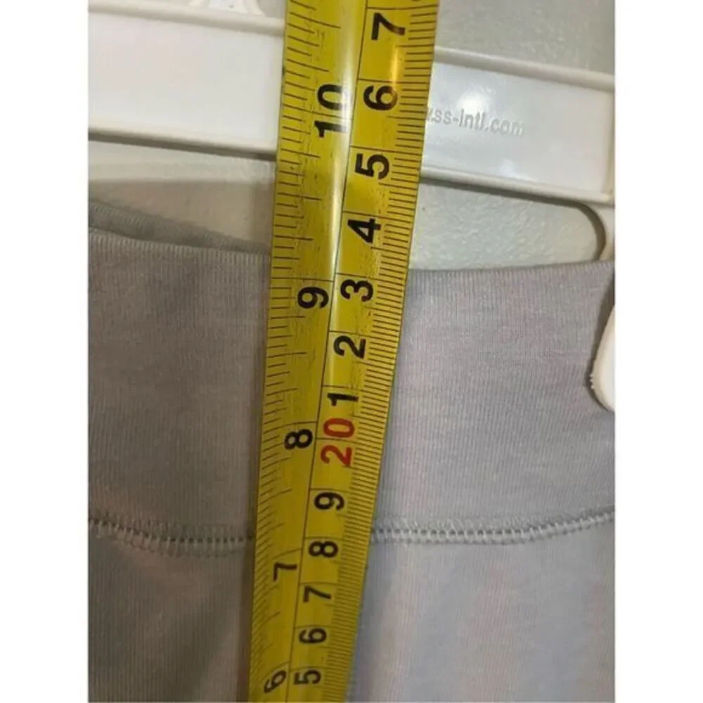 Women’s grey under armor leggings‎ size xxs ( missing size tag)